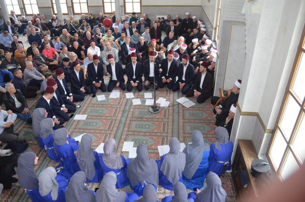 Hor Medrese proučio mevlud u Gradskoj džamiji u Zavidovićima