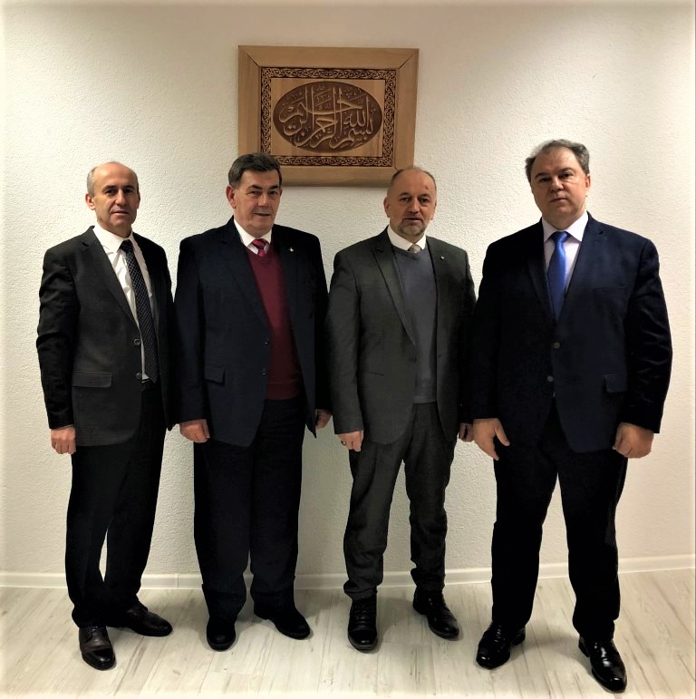 Delegacija Gazi Husrev-begove medrese posjetila Medresu Reis Džemaludin-ef. Čaušević u Cazinu