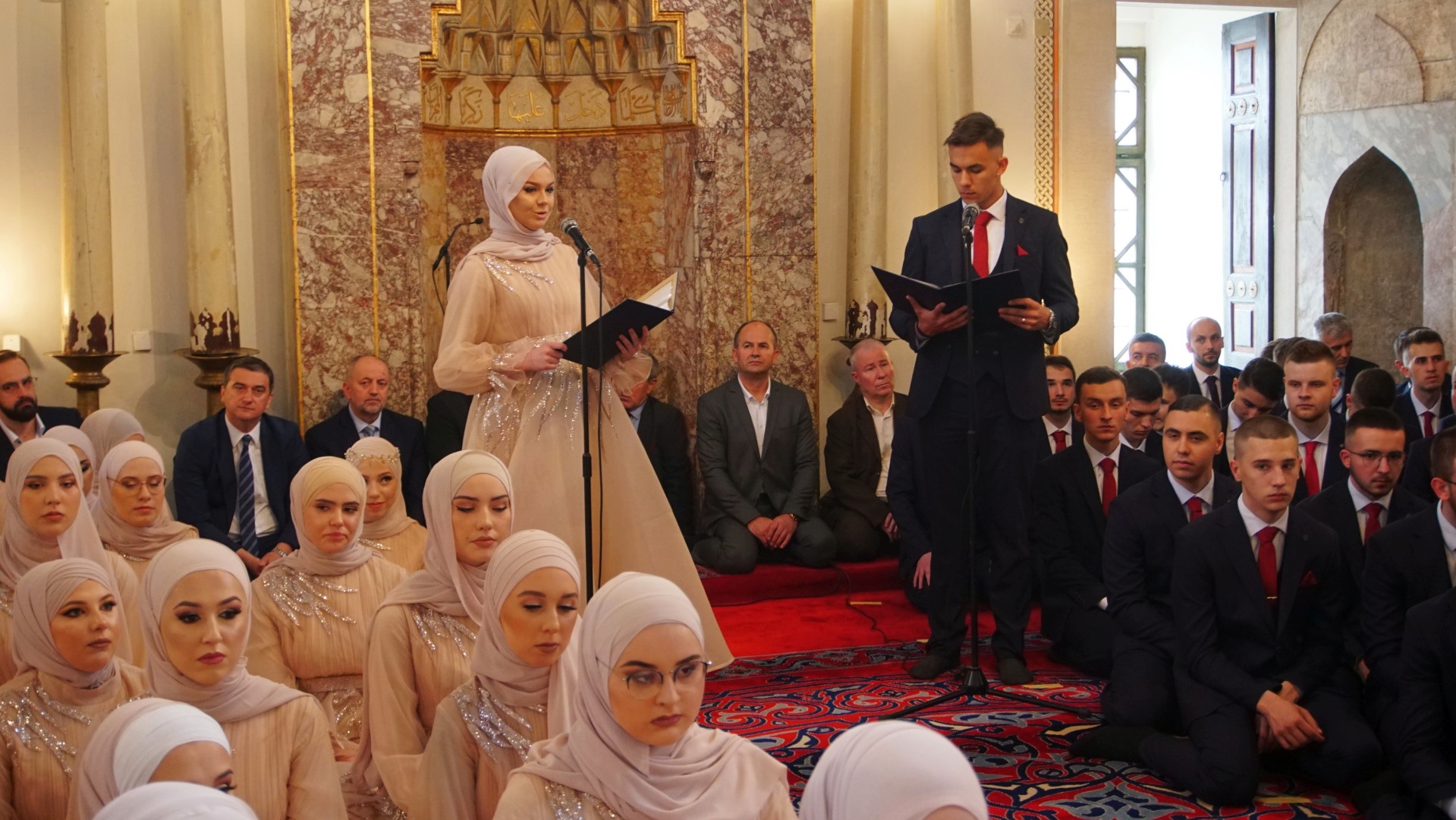 Svečanom akademijom u Begovoj džamiji ispraćena 472. generacija maturanata i 40. generacija maturantica Gazi Husrev-begove medrese
