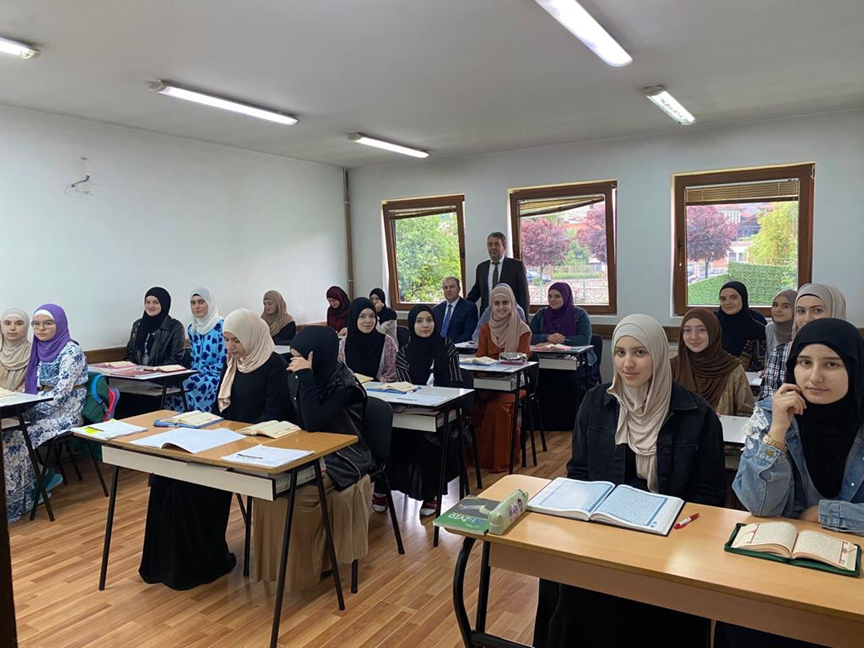 Delegacija Gazi Husrev-begove medrese u posjeti Mešihatu Islamske zajednice u Srbiji i Medresi „Gazi Isa-beg“