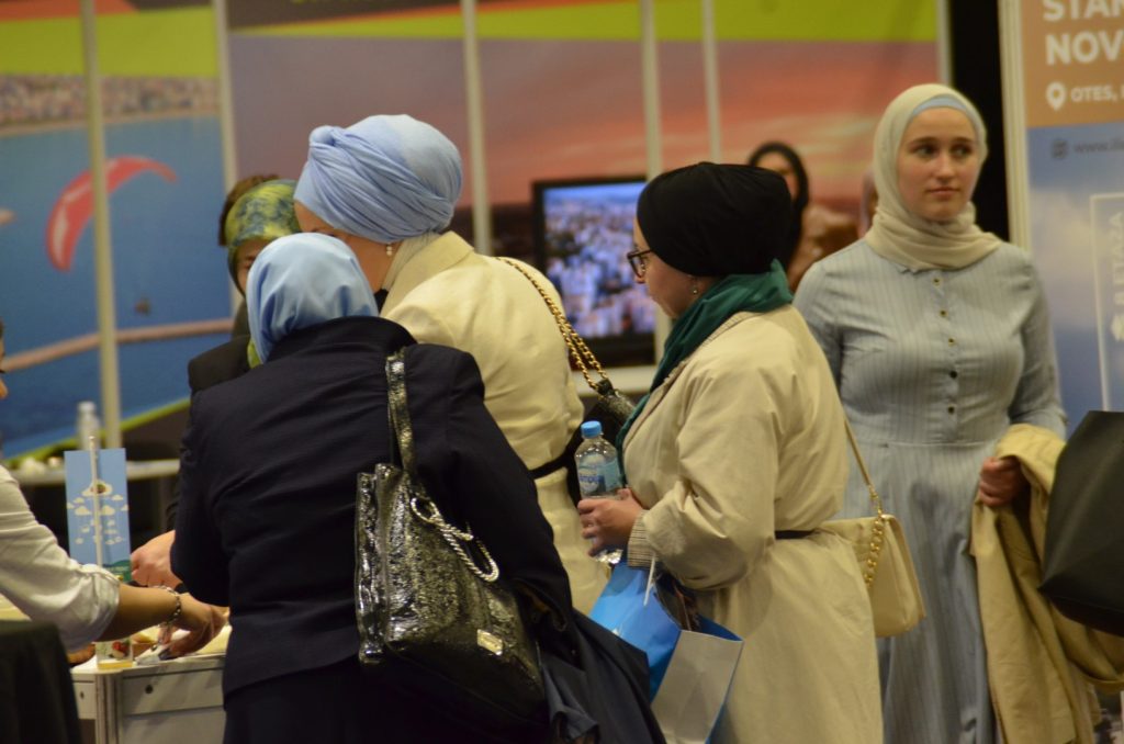 Posjeta učenica i učenika Gazi Husrev-begove medrese 3. Međunarodnom sajmu halal-industrije – Sarajevo Halal Fair 2023