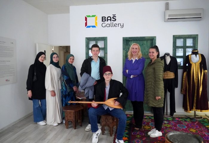 Posjeta Baš Gallery
