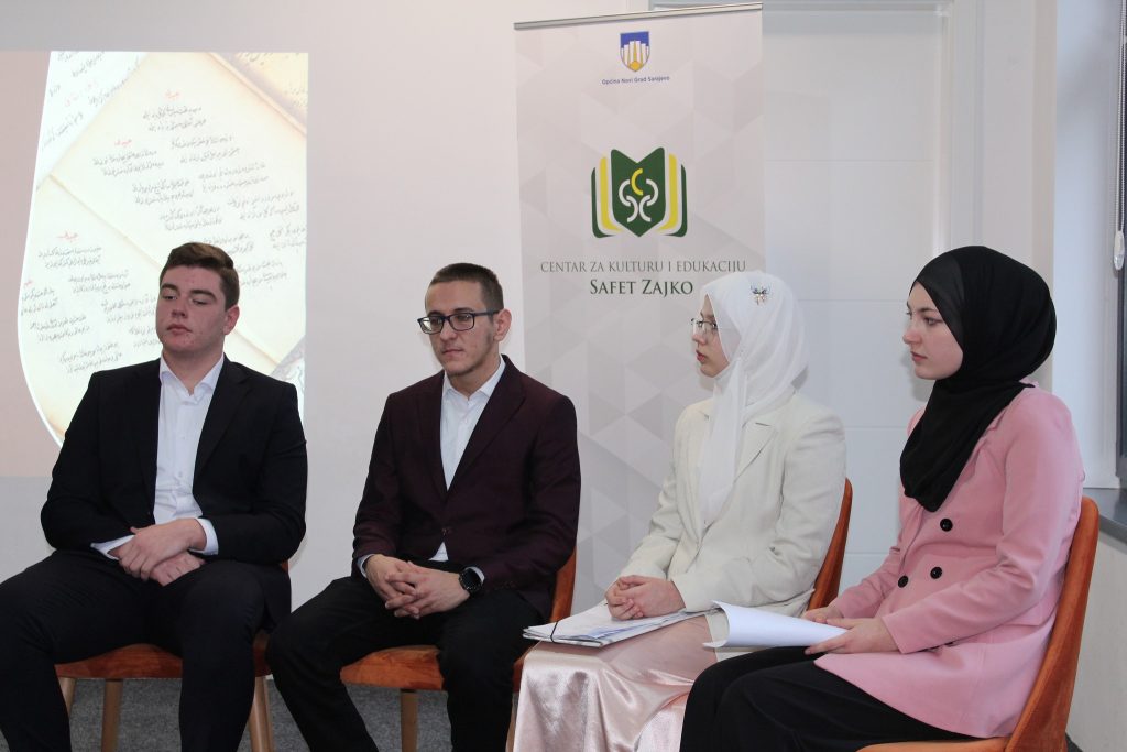 Učenici Gazi Husrev-begove medrese učestvovali u programu otvaranja izložbe “Poezija Bošnjaka u rukopisima Gazi Husrev-begove biblioteke”
