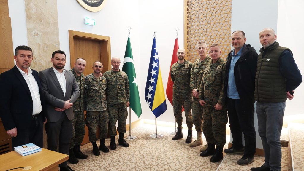 Gazi Husrev-begovu medresu posjetili pripadnici Komande logistike i Artiljerijskog bataljona 6. pbr Oružanih snaga Bosne i Hercegovine
