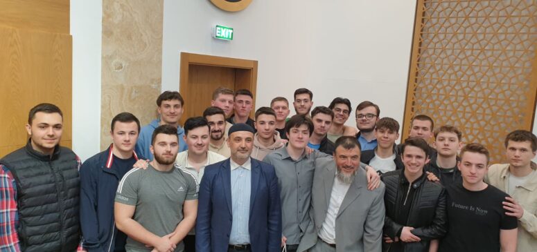 Maturant Ahmed Čengić položio hifz Maturant Ahmed Čengić položio hifz