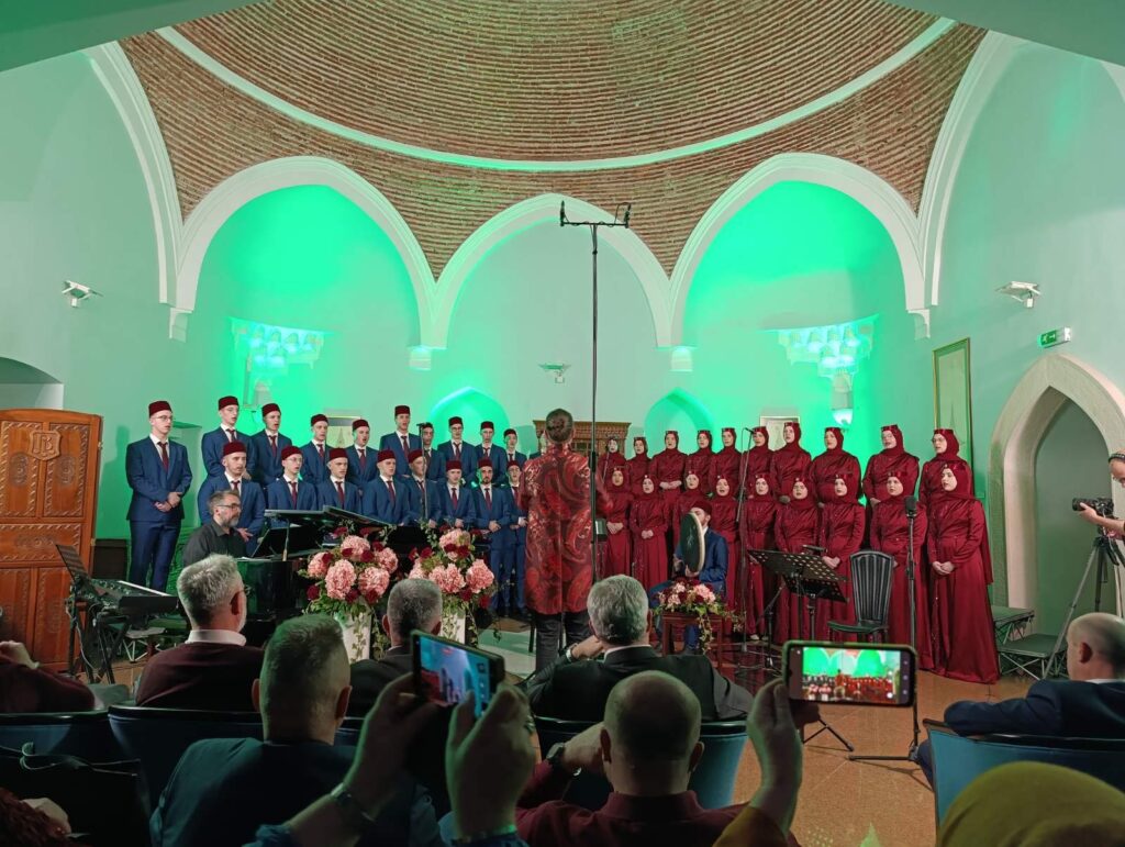 Cjelovečernji koncert Hora Gazi Husrev-begove medrese u Bošnjačkom institutu u Sarajevu