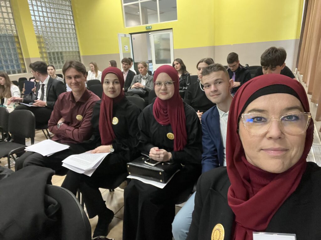 PRVO MJESTO NA KANTONALNOM TAKMIČENJU IZ GOVORNIŠTVA – "DEBATNE PARLAONICE"