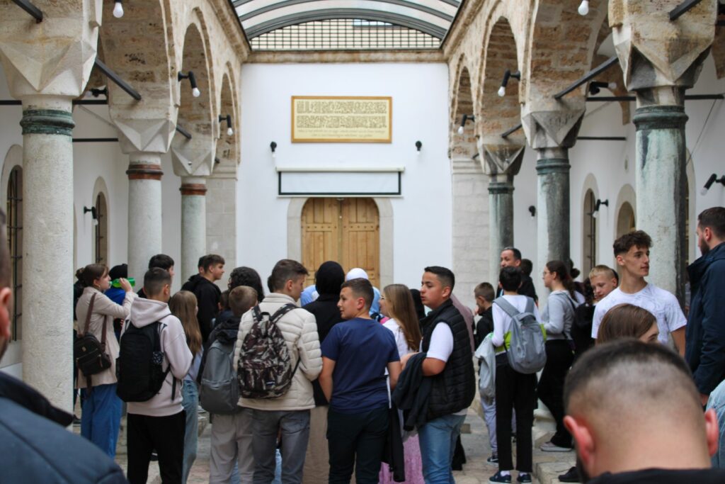 Polaznici mekteba Medžlisa Islamske zajednice Kakanj posjetili Gazi Husrev-begovu medresu