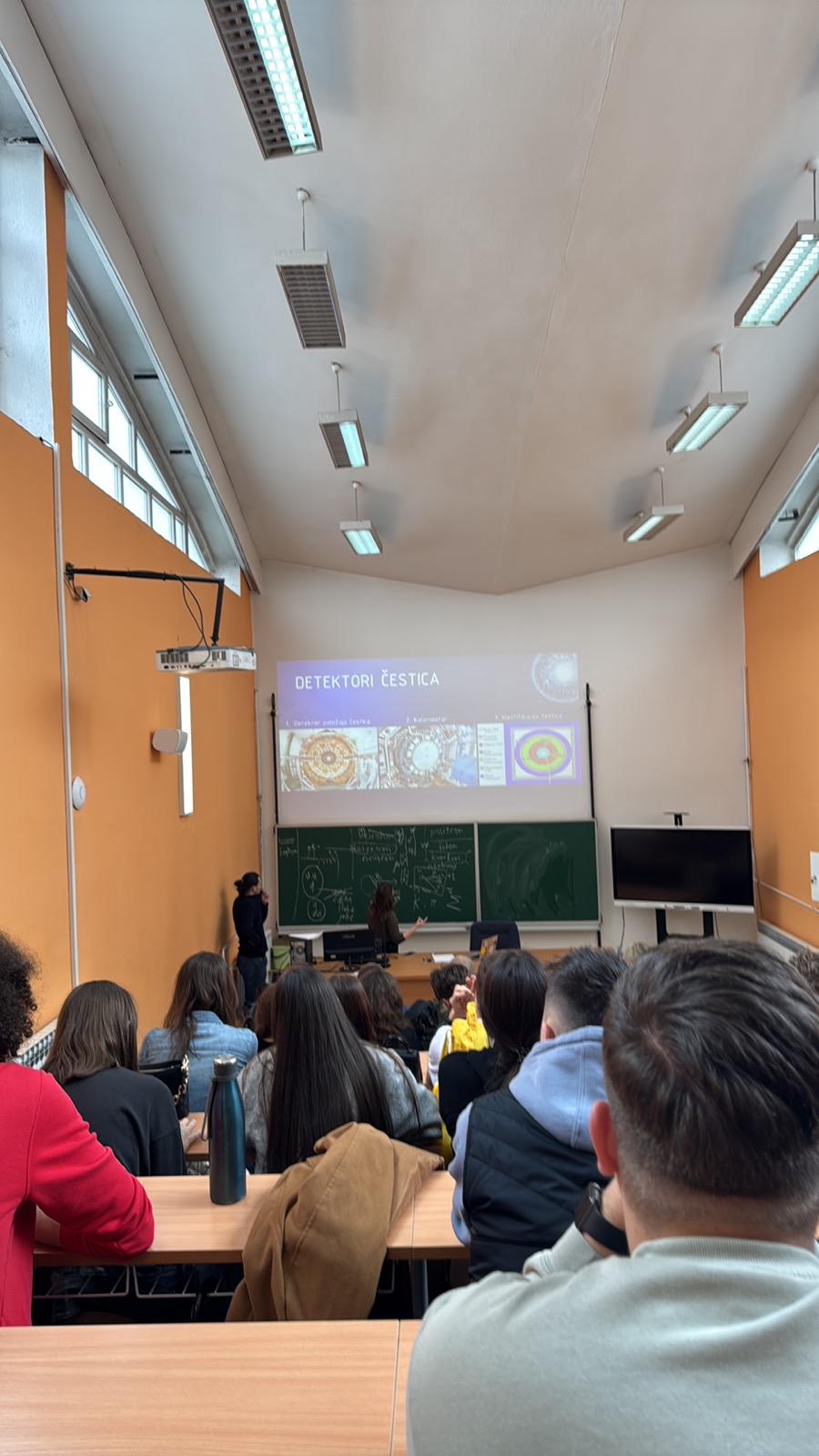 Učenici Medrese na predavanju CERN ALICE Masterclass