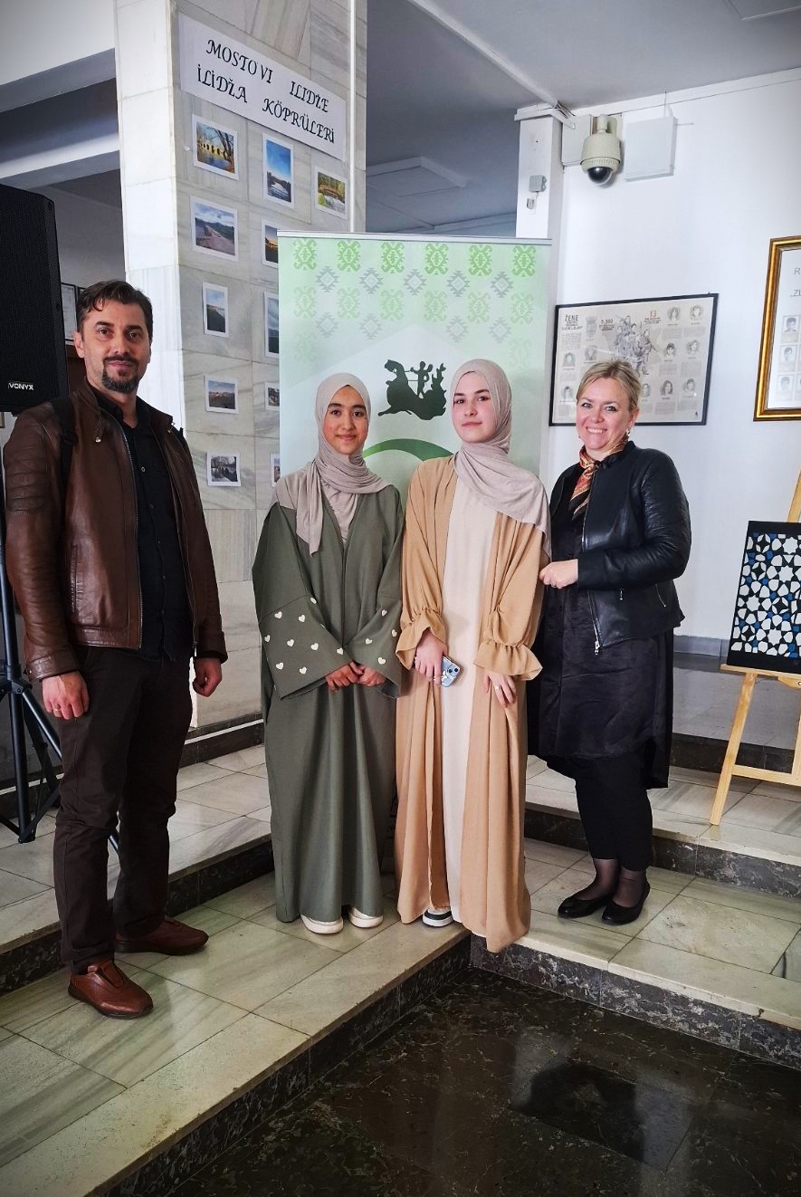 Učenice Gazi Husrev-begove medrese osvojile prvo mjesto na Kantonalnom takmičenju iz nastavnog predmeta Bosanski jezik i književnost