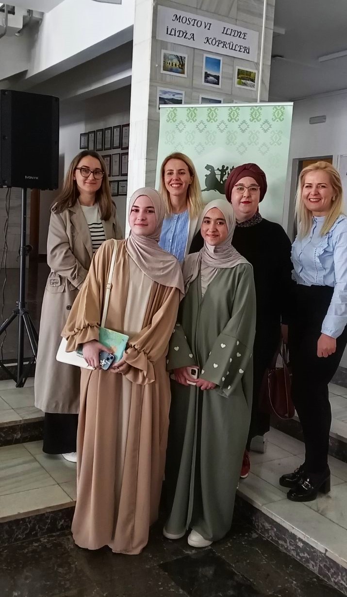 Učenice Gazi Husrev-begove medrese osvojile prvo mjesto na Kantonalnom takmičenju iz nastavnog predmeta Bosanski jezik i književnost