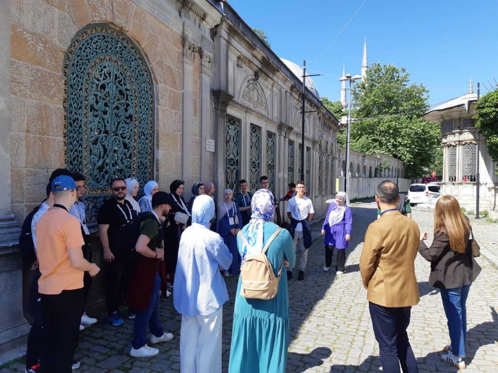 Učenici Gazi Husrev-begove medrese učesnici projekta „ZAMISLI, OTKRIJ, UVAKUFI“