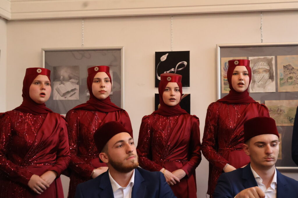 Druga izložba likovnih radova učenika Gazi Husrev-begove medrese "Eho duše"